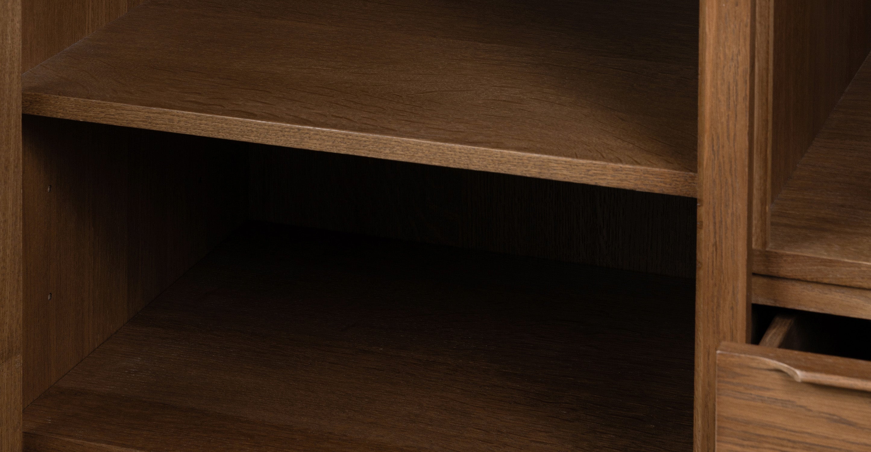 Maro Wardrobe / Armoire