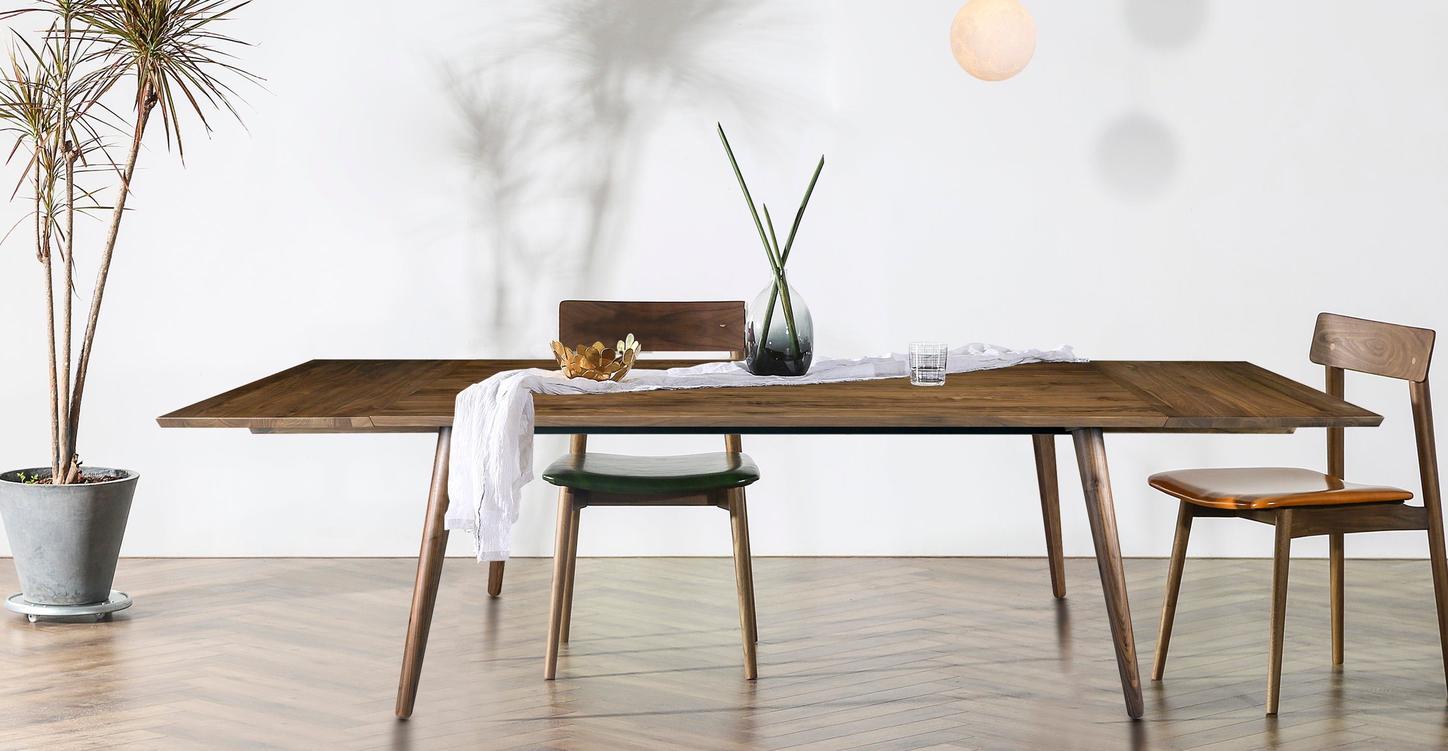 Cleo Extension Dining Table  (71-110)