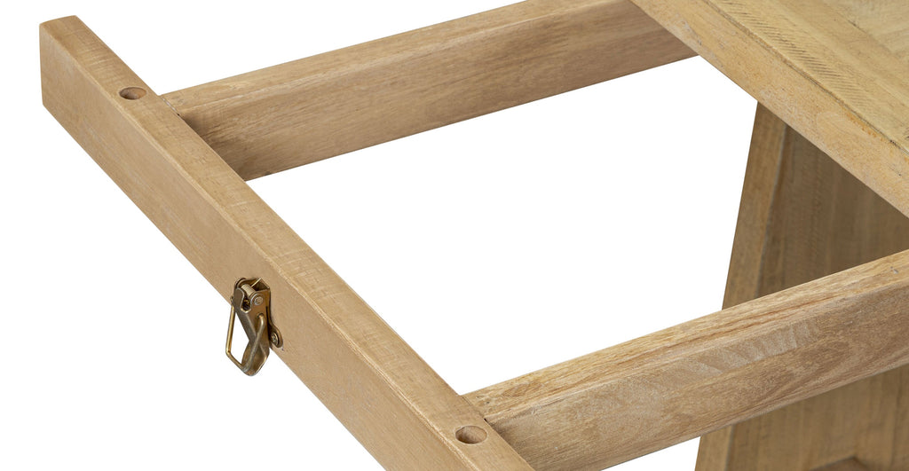 Combe Extension Dining Table (82.5 - 122)