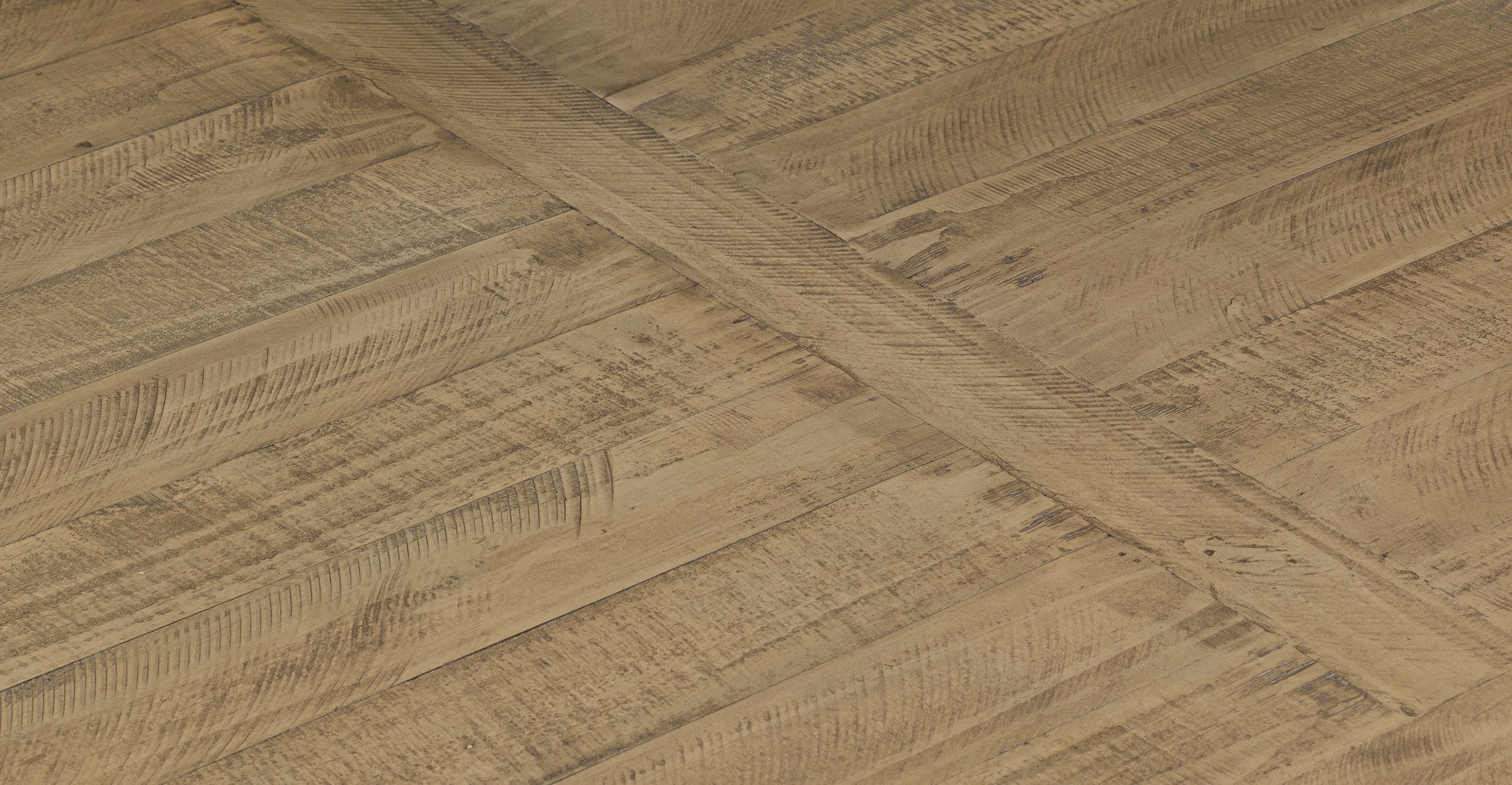 Combe Extension Dining Table (82.5 - 122)