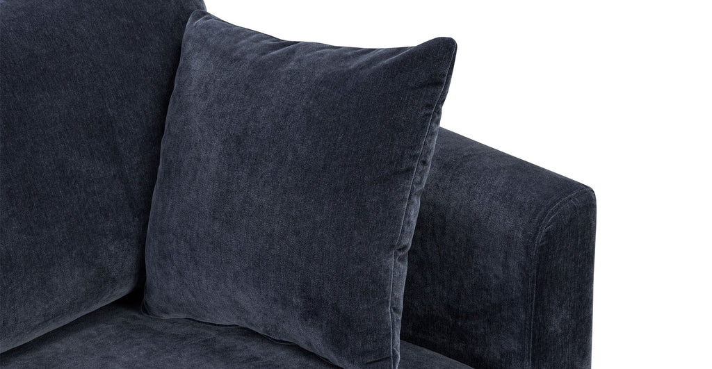 Lucerne Right-Facing Sectional with Extra-Wide Chaise