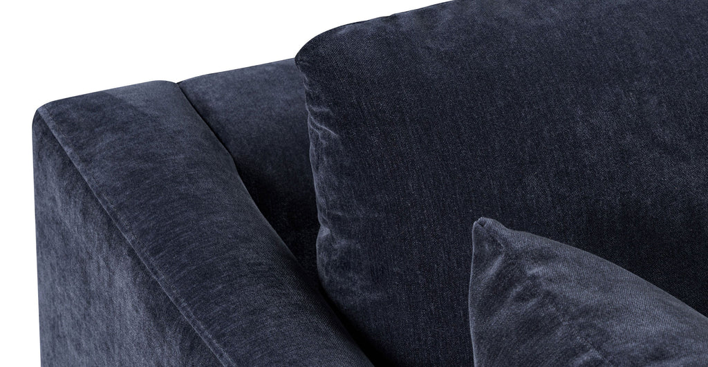 Lucerne Right-Facing Sectional with Extra-Wide Chaise