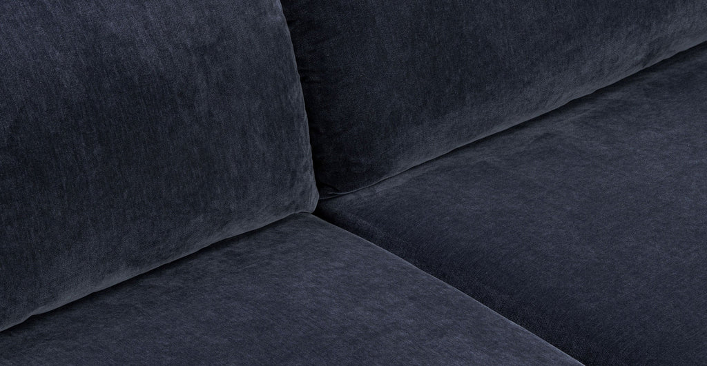 Lucerne Right-Facing Sectional with Extra-Wide Chaise