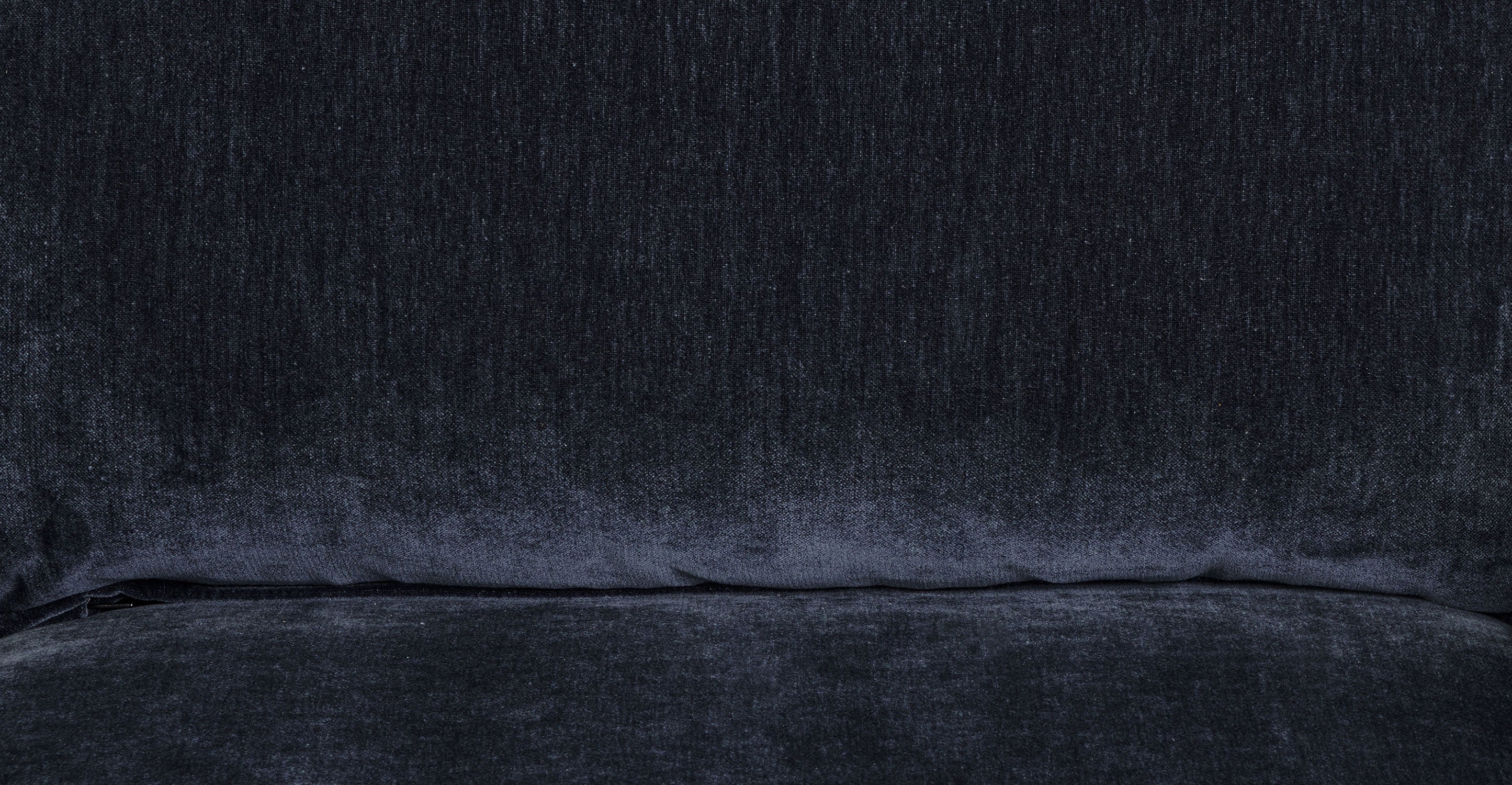 Carla Swivel Lounge Chair