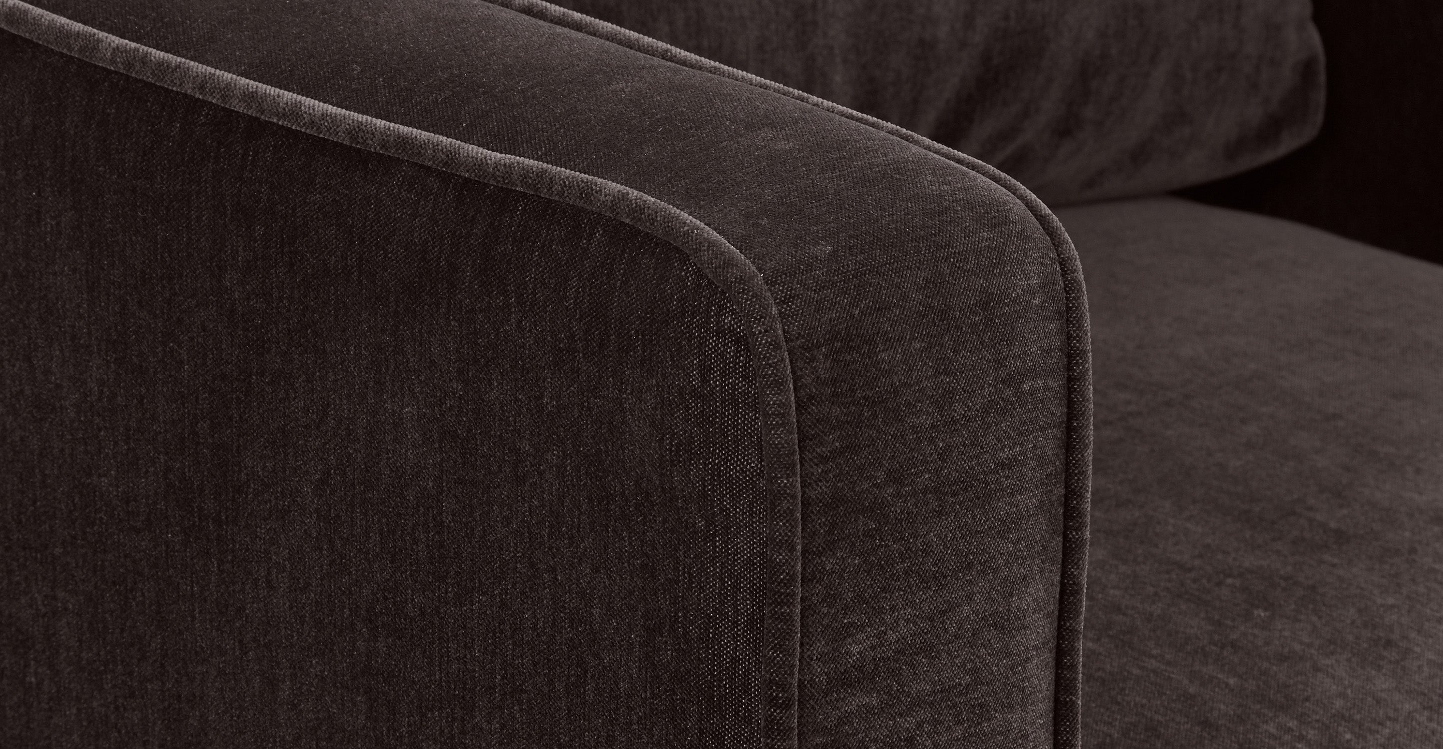 Nera Swivel Lounge Chair