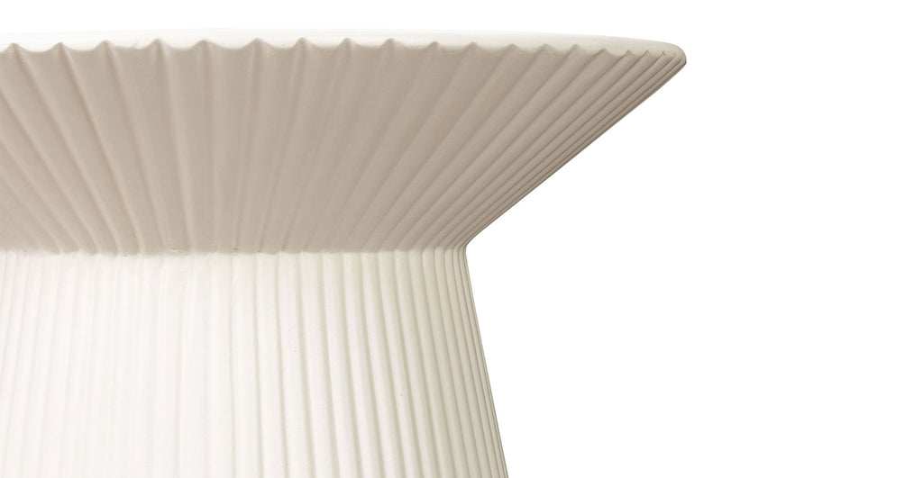 Vetra 17.5 Side Table