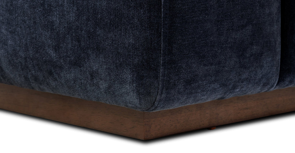 Malaga Right-Facing Sectional Sofa